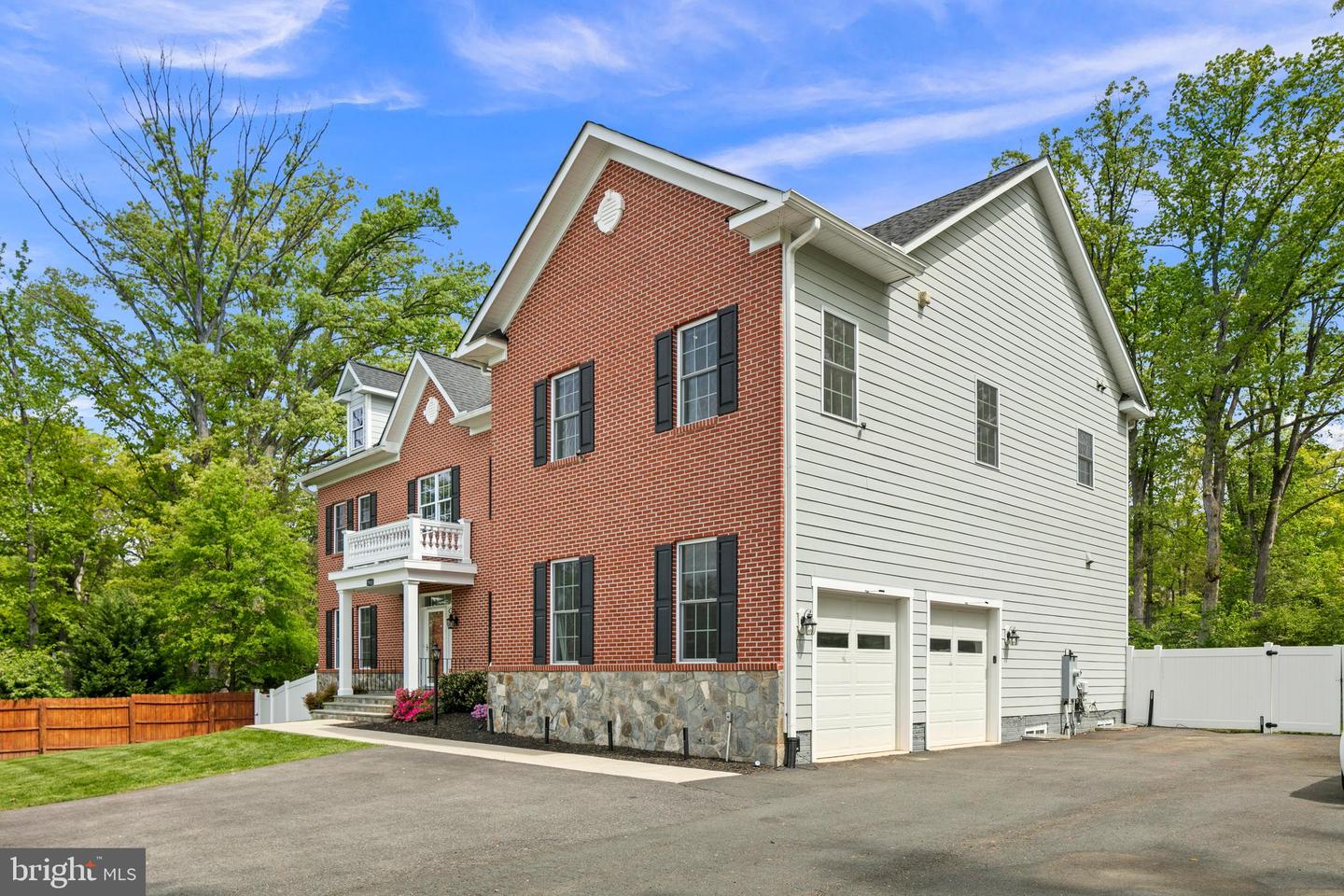 7911 FORT HUNT RD, ALEXANDRIA, Virginia 22308, 7 Bedrooms Bedrooms, ,8 BathroomsBathrooms,Residential,For sale,7911 FORT HUNT RD,VAFX2225292 MLS # VAFX2225292