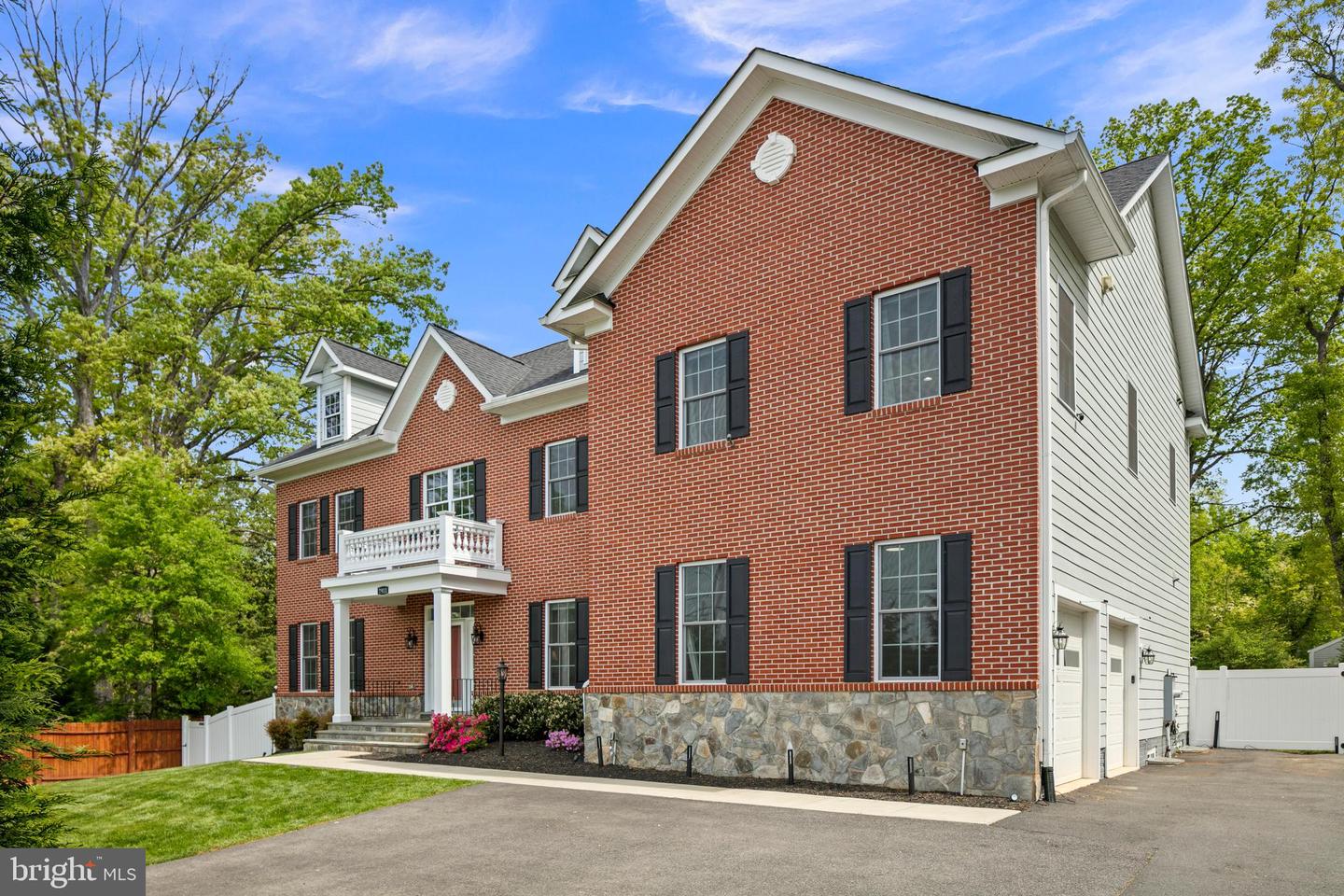 7911 FORT HUNT RD, ALEXANDRIA, Virginia 22308, 7 Bedrooms Bedrooms, ,8 BathroomsBathrooms,Residential,For sale,7911 FORT HUNT RD,VAFX2225292 MLS # VAFX2225292