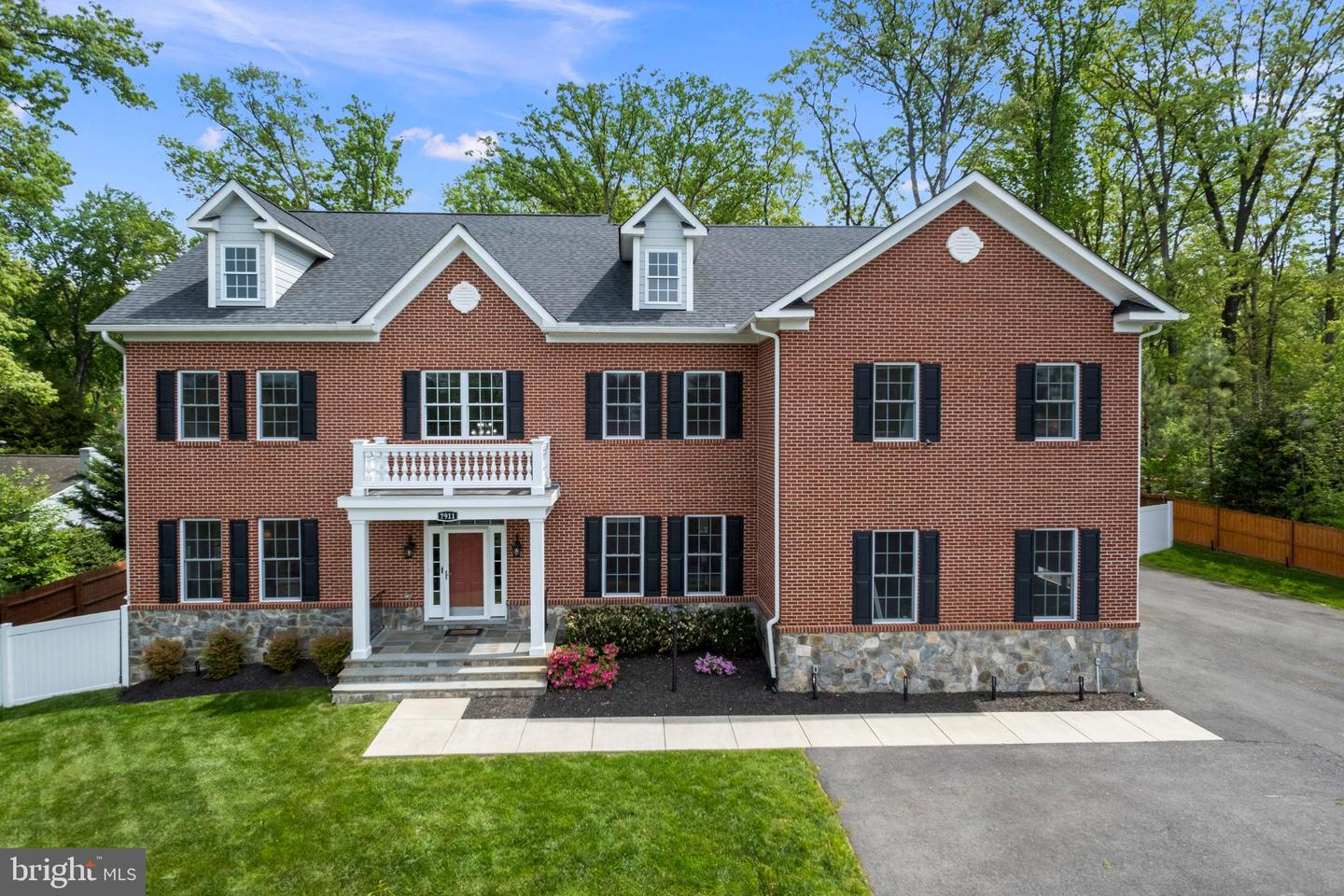 7911 FORT HUNT RD, ALEXANDRIA, Virginia 22308, 7 Bedrooms Bedrooms, ,8 BathroomsBathrooms,Residential,For sale,7911 FORT HUNT RD,VAFX2225292 MLS # VAFX2225292
