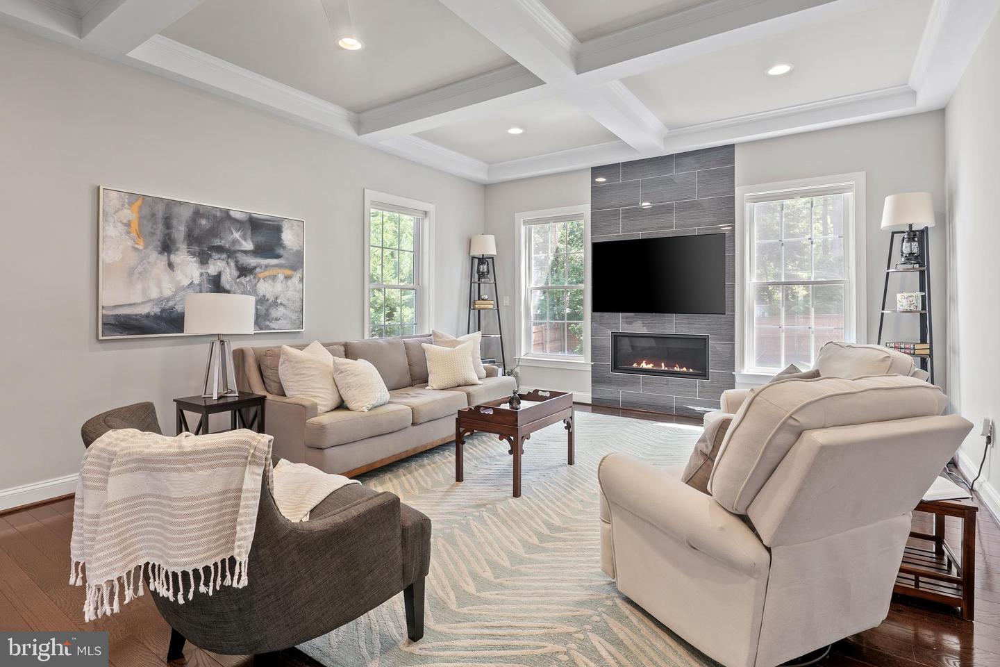 7911 FORT HUNT RD, ALEXANDRIA, Virginia 22308, 7 Bedrooms Bedrooms, ,8 BathroomsBathrooms,Residential,For sale,7911 FORT HUNT RD,VAFX2225292 MLS # VAFX2225292