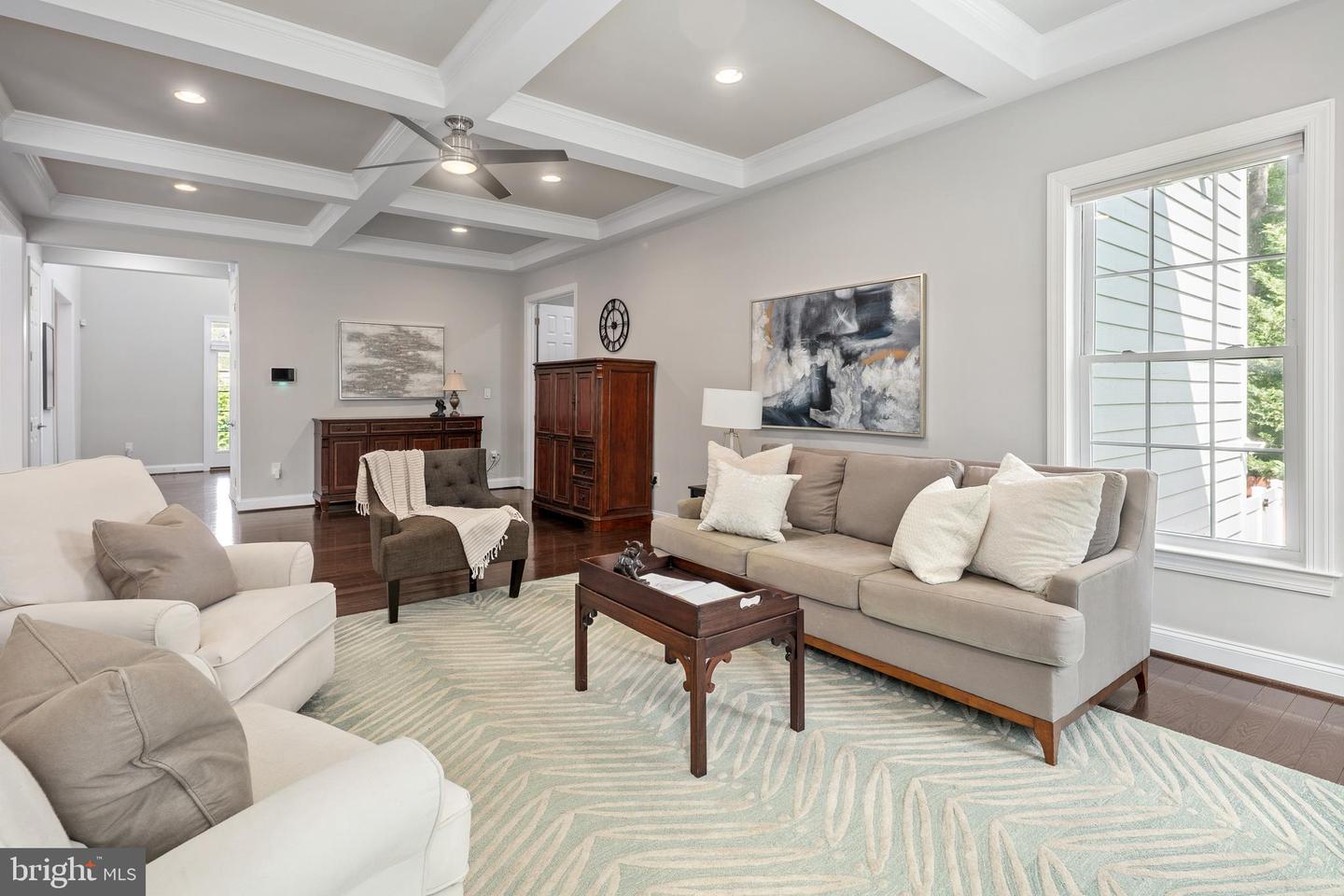 7911 FORT HUNT RD, ALEXANDRIA, Virginia 22308, 7 Bedrooms Bedrooms, ,8 BathroomsBathrooms,Residential,For sale,7911 FORT HUNT RD,VAFX2225292 MLS # VAFX2225292
