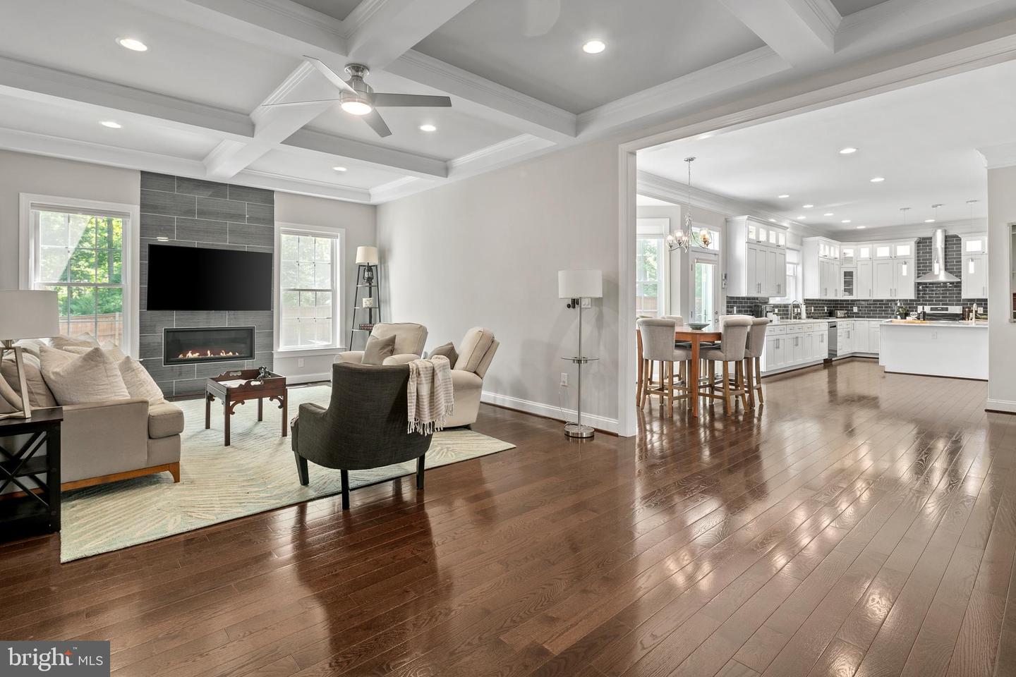 7911 FORT HUNT RD, ALEXANDRIA, Virginia 22308, 7 Bedrooms Bedrooms, ,8 BathroomsBathrooms,Residential,For sale,7911 FORT HUNT RD,VAFX2225292 MLS # VAFX2225292