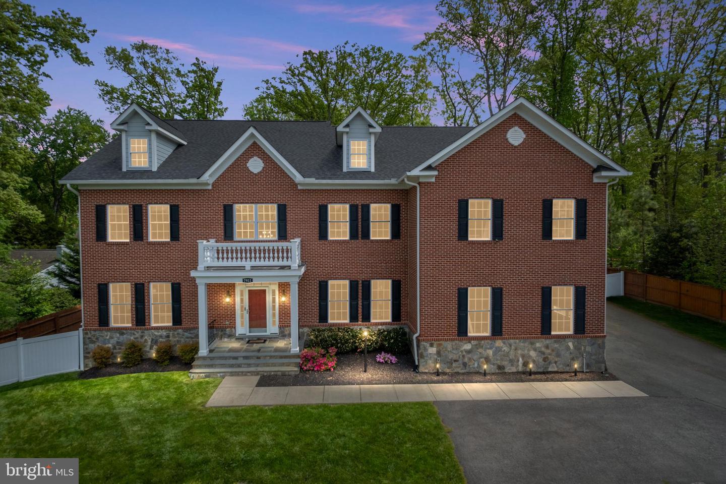 7911 FORT HUNT RD, ALEXANDRIA, Virginia 22308, 7 Bedrooms Bedrooms, ,8 BathroomsBathrooms,Residential,For sale,7911 FORT HUNT RD,VAFX2225292 MLS # VAFX2225292