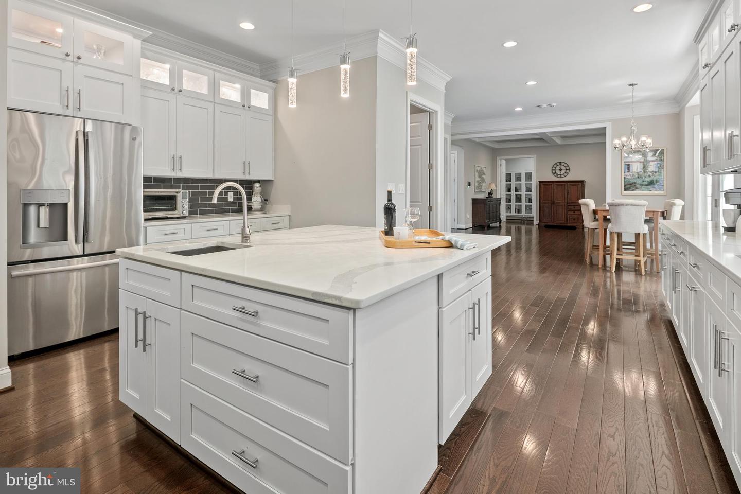 7911 FORT HUNT RD, ALEXANDRIA, Virginia 22308, 7 Bedrooms Bedrooms, ,8 BathroomsBathrooms,Residential,For sale,7911 FORT HUNT RD,VAFX2225292 MLS # VAFX2225292