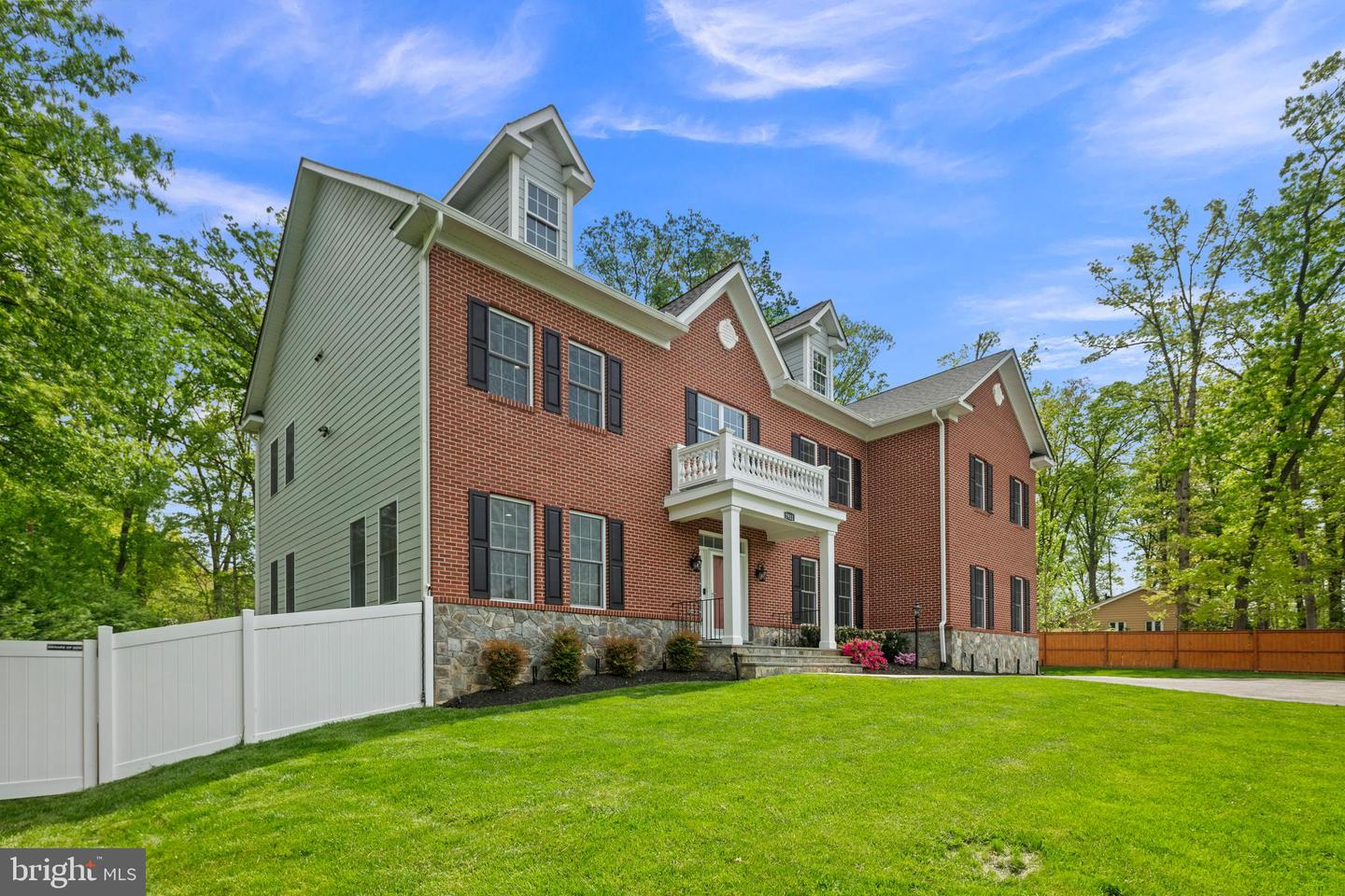 7911 FORT HUNT RD, ALEXANDRIA, Virginia 22308, 7 Bedrooms Bedrooms, ,8 BathroomsBathrooms,Residential,For sale,7911 FORT HUNT RD,VAFX2225292 MLS # VAFX2225292