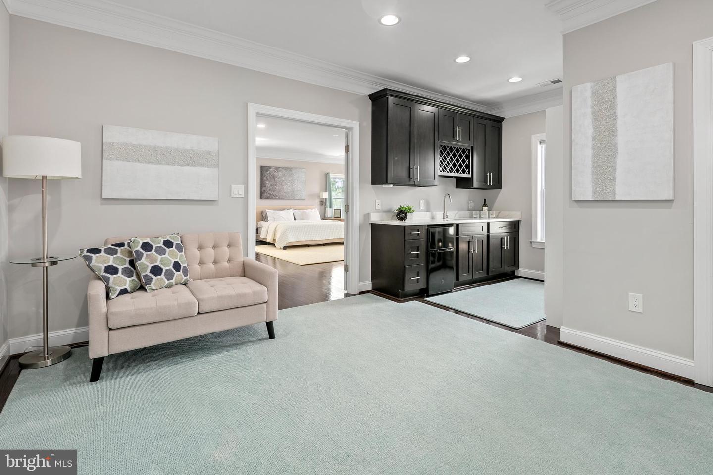 7911 FORT HUNT RD, ALEXANDRIA, Virginia 22308, 7 Bedrooms Bedrooms, ,8 BathroomsBathrooms,Residential,For sale,7911 FORT HUNT RD,VAFX2225292 MLS # VAFX2225292