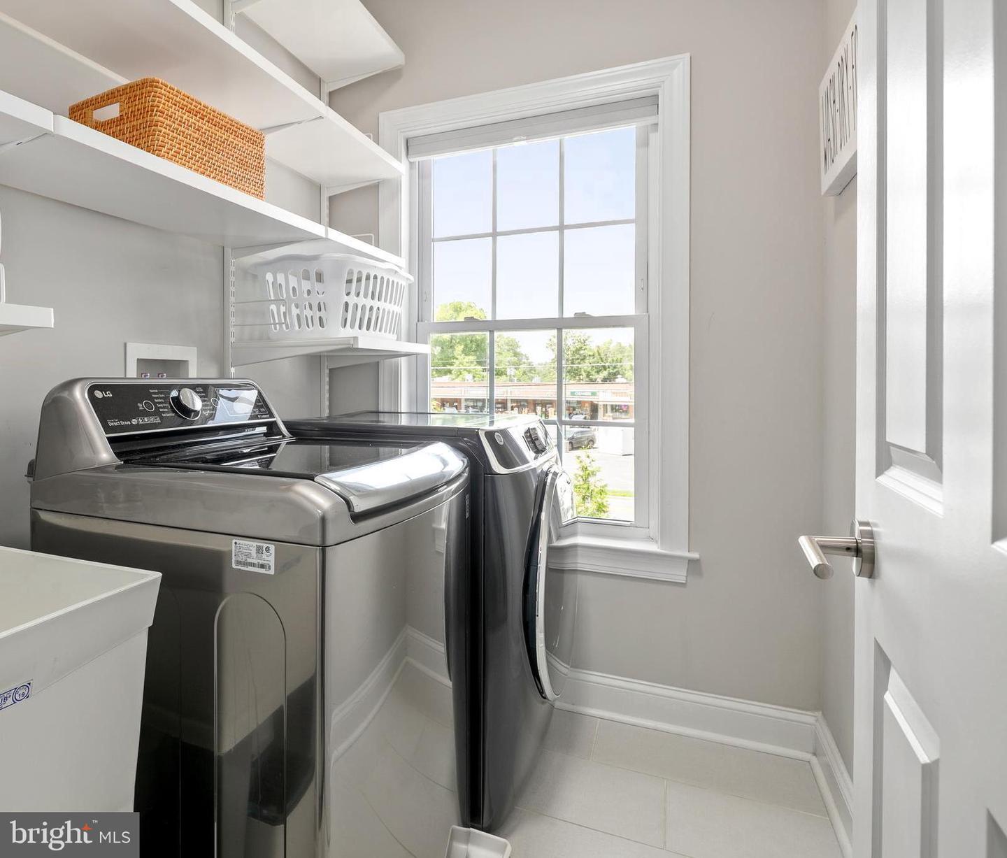 7911 FORT HUNT RD, ALEXANDRIA, Virginia 22308, 7 Bedrooms Bedrooms, ,8 BathroomsBathrooms,Residential,For sale,7911 FORT HUNT RD,VAFX2225292 MLS # VAFX2225292