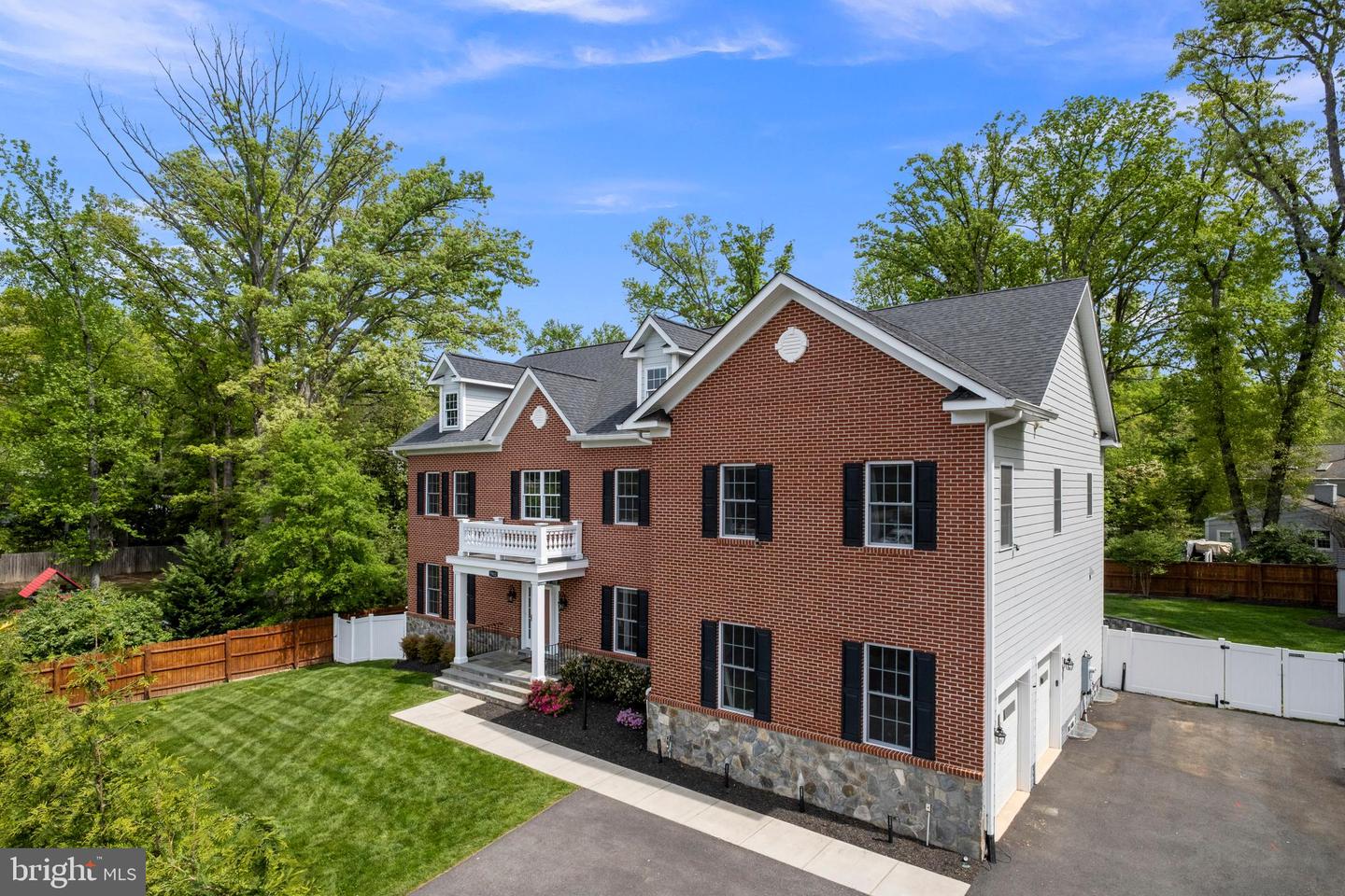 7911 FORT HUNT RD, ALEXANDRIA, Virginia 22308, 7 Bedrooms Bedrooms, ,8 BathroomsBathrooms,Residential,For sale,7911 FORT HUNT RD,VAFX2225292 MLS # VAFX2225292