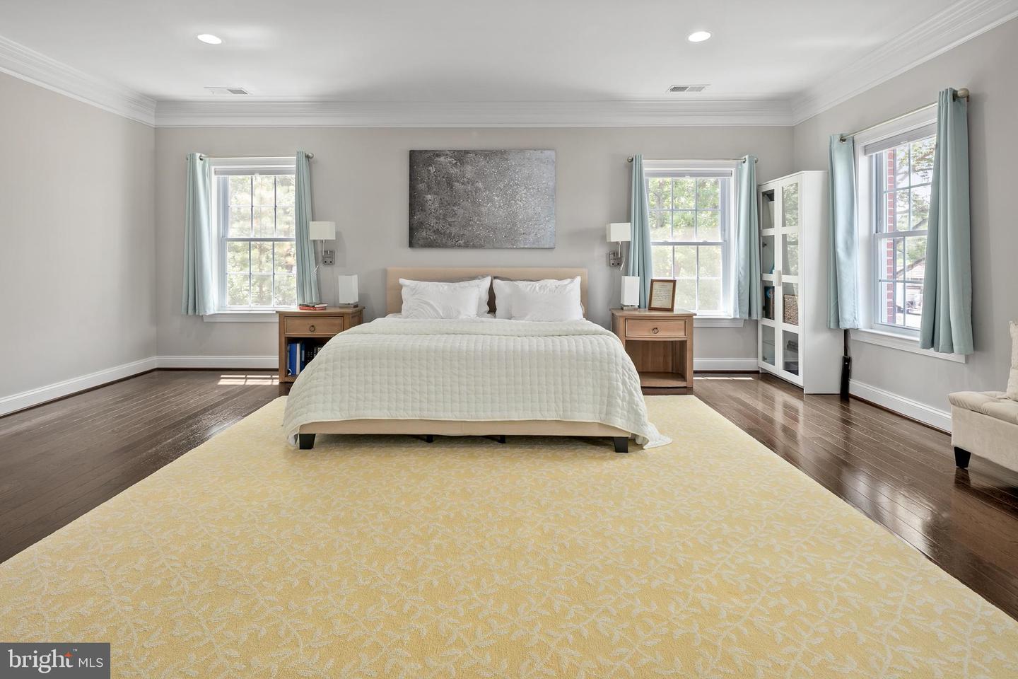7911 FORT HUNT RD, ALEXANDRIA, Virginia 22308, 7 Bedrooms Bedrooms, ,8 BathroomsBathrooms,Residential,For sale,7911 FORT HUNT RD,VAFX2225292 MLS # VAFX2225292
