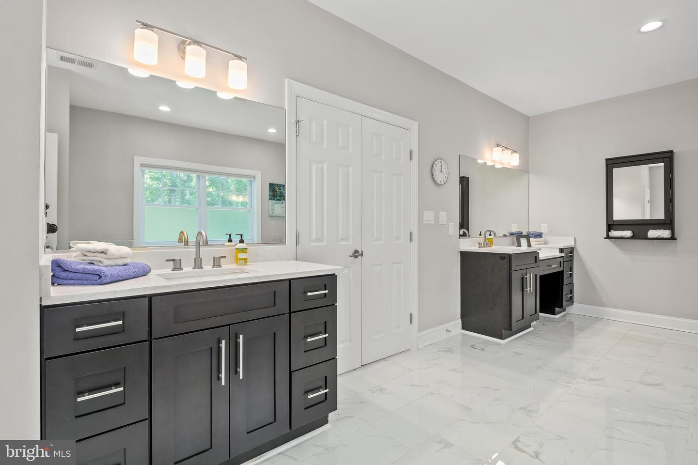 7911 FORT HUNT RD, ALEXANDRIA, Virginia 22308, 7 Bedrooms Bedrooms, ,8 BathroomsBathrooms,Residential,For sale,7911 FORT HUNT RD,VAFX2225292 MLS # VAFX2225292