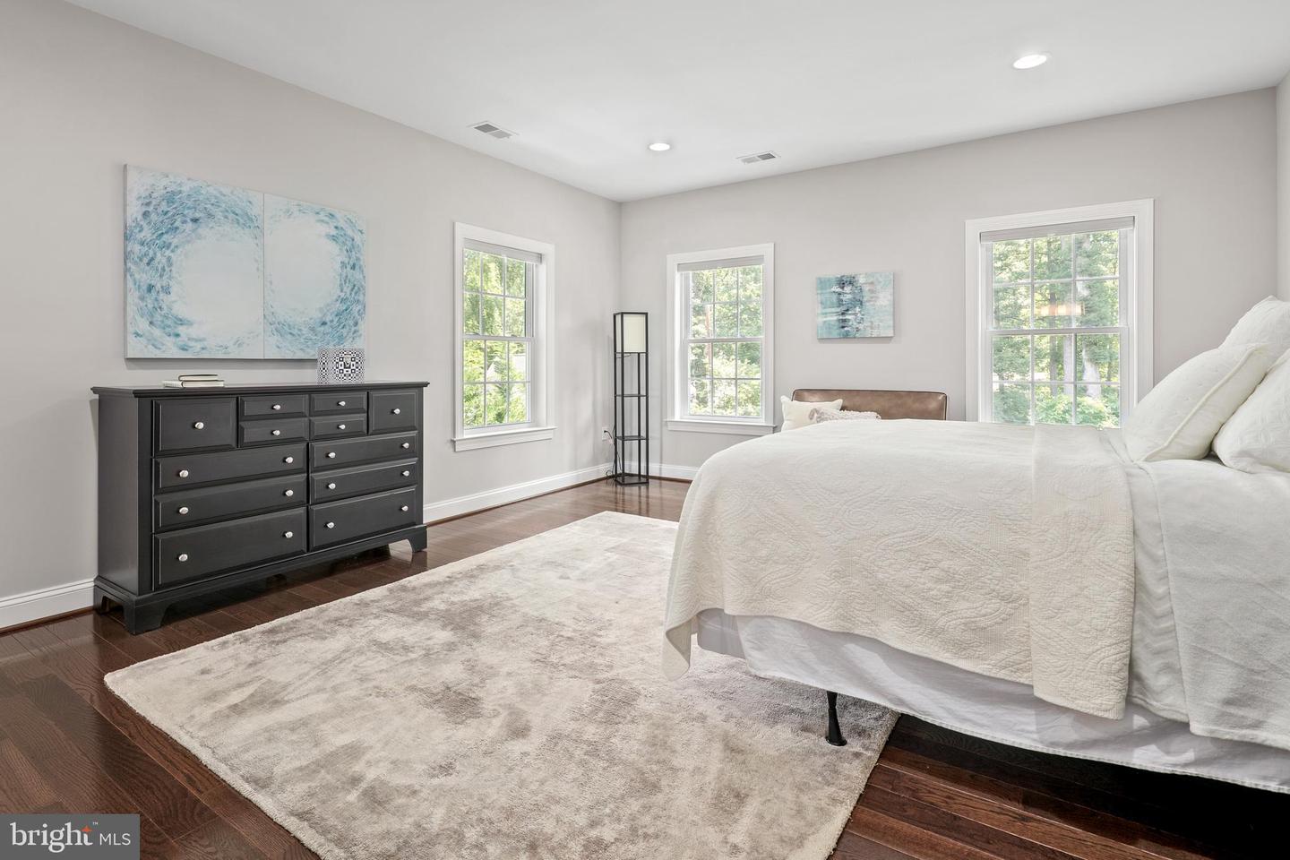 7911 FORT HUNT RD, ALEXANDRIA, Virginia 22308, 7 Bedrooms Bedrooms, ,8 BathroomsBathrooms,Residential,For sale,7911 FORT HUNT RD,VAFX2225292 MLS # VAFX2225292