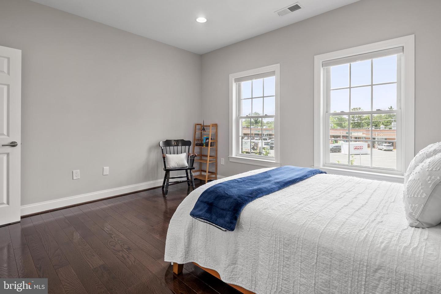 7911 FORT HUNT RD, ALEXANDRIA, Virginia 22308, 7 Bedrooms Bedrooms, ,8 BathroomsBathrooms,Residential,For sale,7911 FORT HUNT RD,VAFX2225292 MLS # VAFX2225292