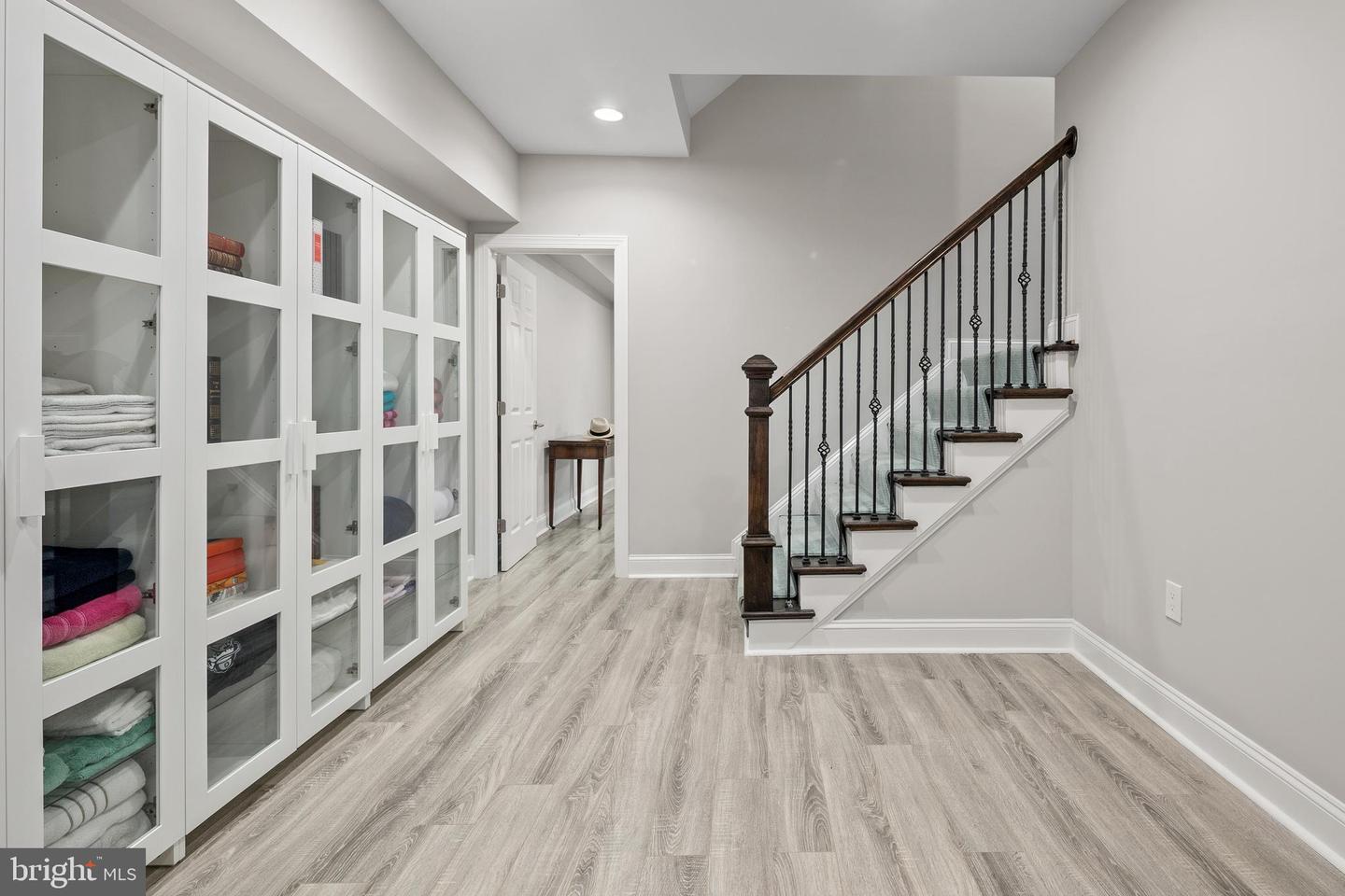 7911 FORT HUNT RD, ALEXANDRIA, Virginia 22308, 7 Bedrooms Bedrooms, ,8 BathroomsBathrooms,Residential,For sale,7911 FORT HUNT RD,VAFX2225292 MLS # VAFX2225292