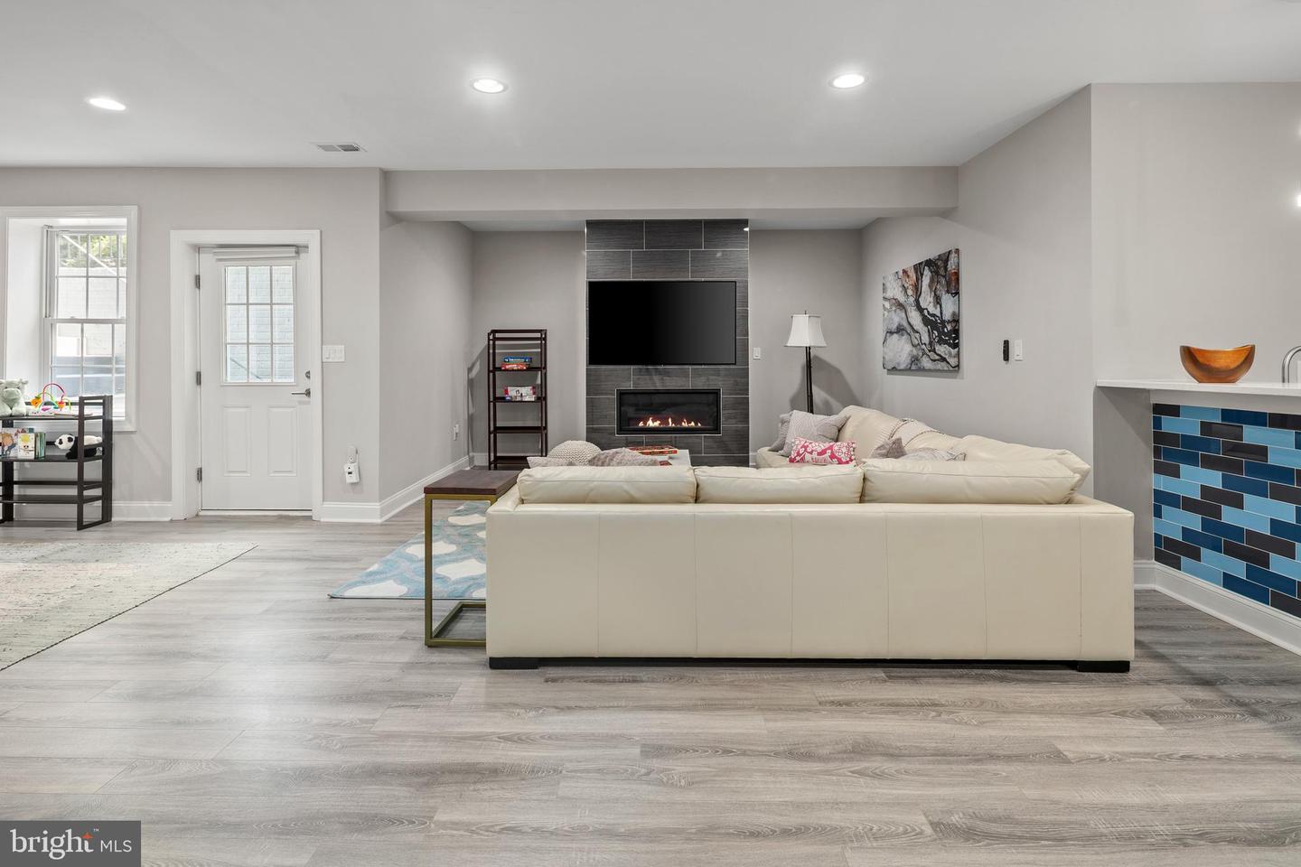 7911 FORT HUNT RD, ALEXANDRIA, Virginia 22308, 7 Bedrooms Bedrooms, ,8 BathroomsBathrooms,Residential,For sale,7911 FORT HUNT RD,VAFX2225292 MLS # VAFX2225292