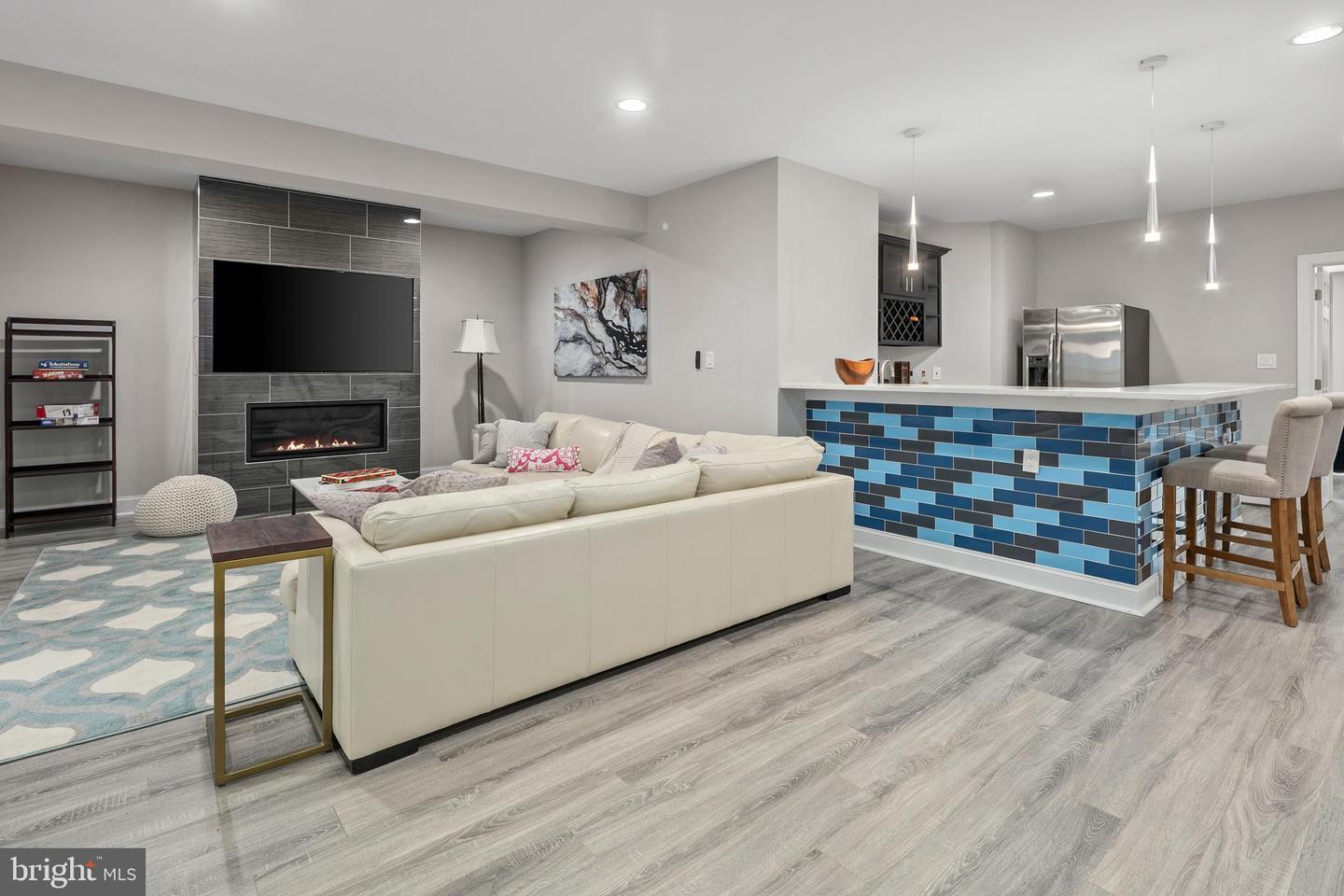 7911 FORT HUNT RD, ALEXANDRIA, Virginia 22308, 7 Bedrooms Bedrooms, ,8 BathroomsBathrooms,Residential,For sale,7911 FORT HUNT RD,VAFX2225292 MLS # VAFX2225292