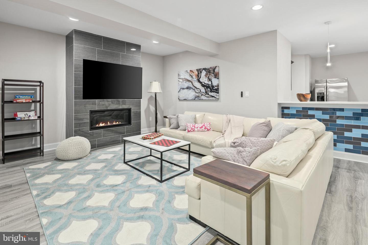 7911 FORT HUNT RD, ALEXANDRIA, Virginia 22308, 7 Bedrooms Bedrooms, ,8 BathroomsBathrooms,Residential,For sale,7911 FORT HUNT RD,VAFX2225292 MLS # VAFX2225292