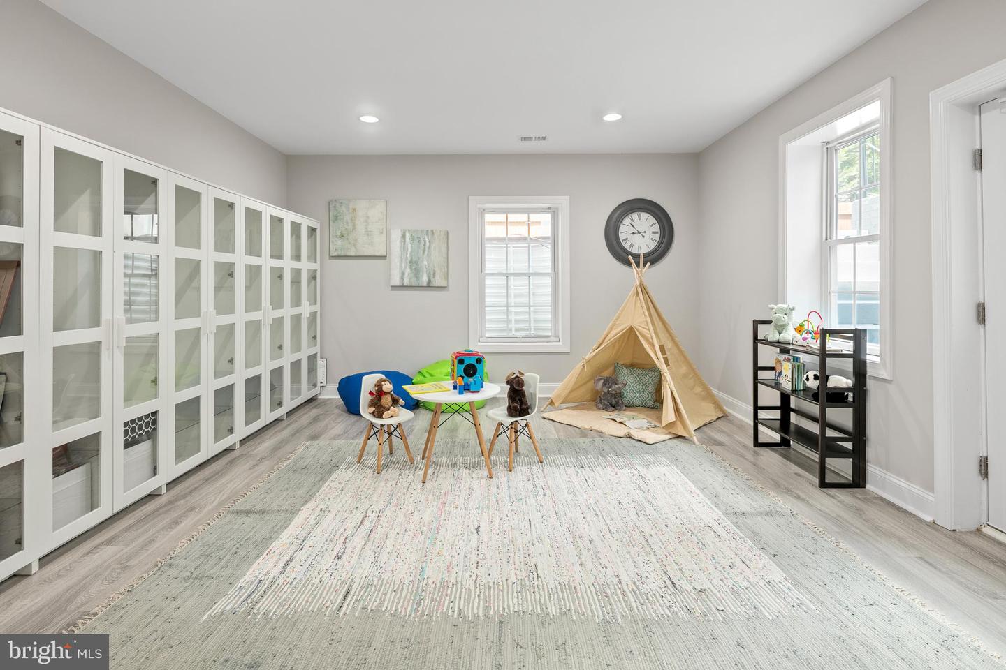 7911 FORT HUNT RD, ALEXANDRIA, Virginia 22308, 7 Bedrooms Bedrooms, ,8 BathroomsBathrooms,Residential,For sale,7911 FORT HUNT RD,VAFX2225292 MLS # VAFX2225292