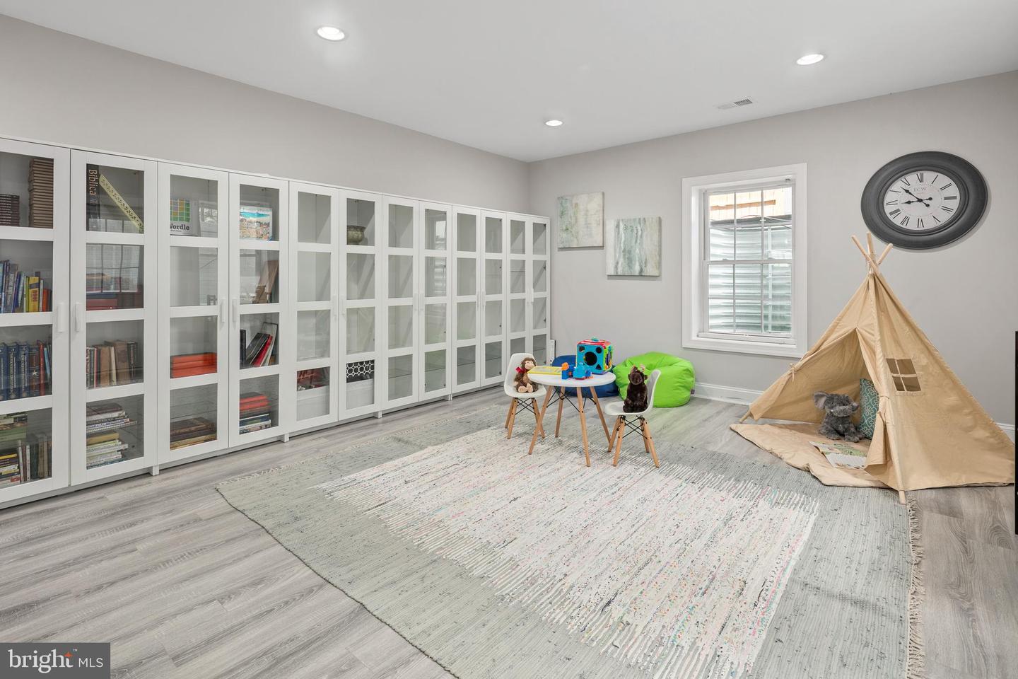7911 FORT HUNT RD, ALEXANDRIA, Virginia 22308, 7 Bedrooms Bedrooms, ,8 BathroomsBathrooms,Residential,For sale,7911 FORT HUNT RD,VAFX2225292 MLS # VAFX2225292