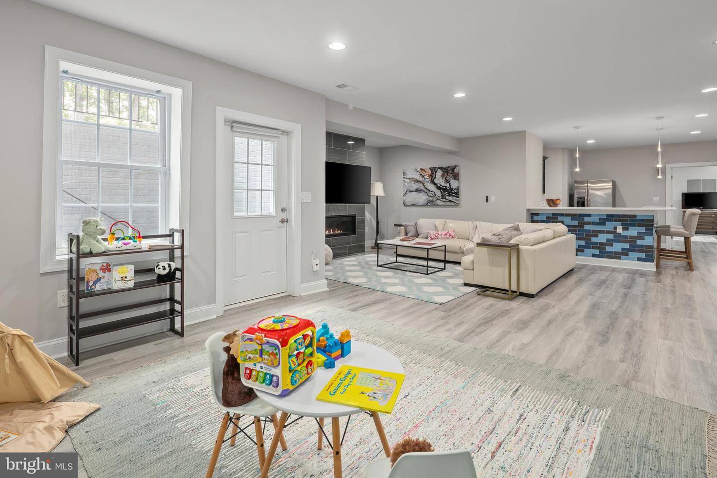 7911 FORT HUNT RD, ALEXANDRIA, Virginia 22308, 7 Bedrooms Bedrooms, ,8 BathroomsBathrooms,Residential,For sale,7911 FORT HUNT RD,VAFX2225292 MLS # VAFX2225292