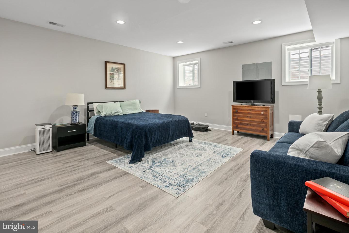 7911 FORT HUNT RD, ALEXANDRIA, Virginia 22308, 7 Bedrooms Bedrooms, ,8 BathroomsBathrooms,Residential,For sale,7911 FORT HUNT RD,VAFX2225292 MLS # VAFX2225292