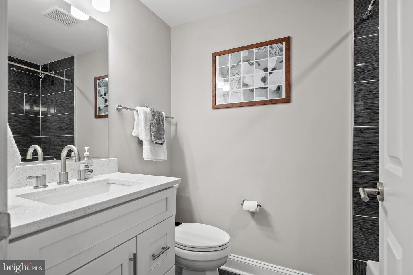 7911 FORT HUNT RD, ALEXANDRIA, Virginia 22308, 7 Bedrooms Bedrooms, ,8 BathroomsBathrooms,Residential,For sale,7911 FORT HUNT RD,VAFX2225292 MLS # VAFX2225292