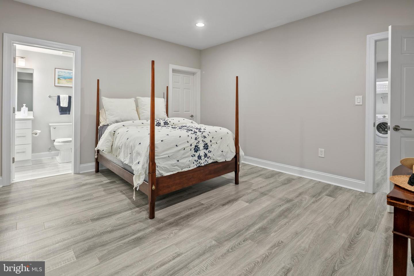 7911 FORT HUNT RD, ALEXANDRIA, Virginia 22308, 7 Bedrooms Bedrooms, ,8 BathroomsBathrooms,Residential,For sale,7911 FORT HUNT RD,VAFX2225292 MLS # VAFX2225292