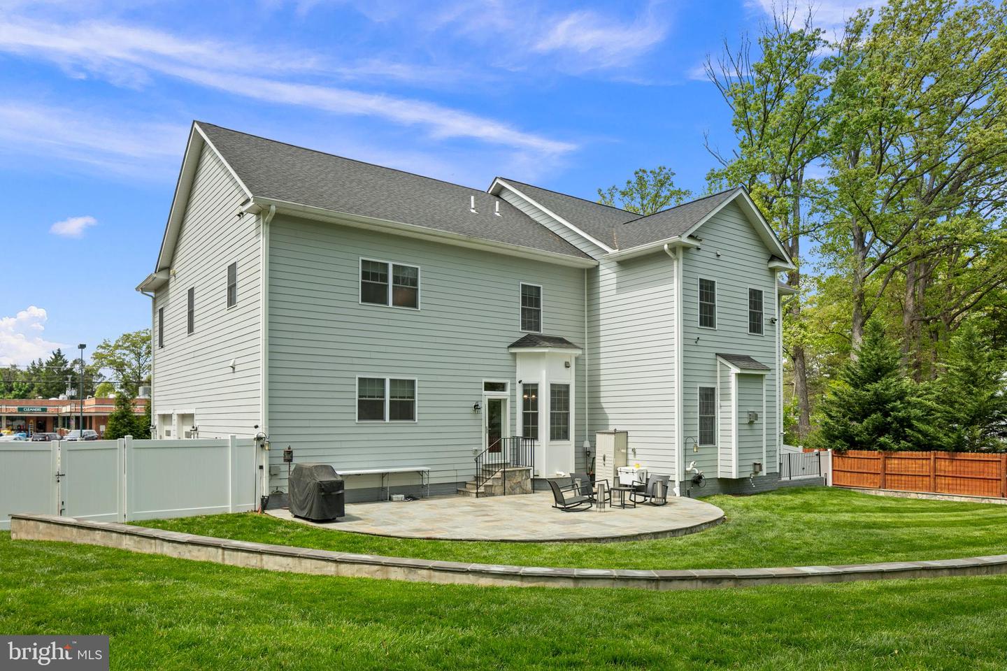 7911 FORT HUNT RD, ALEXANDRIA, Virginia 22308, 7 Bedrooms Bedrooms, ,8 BathroomsBathrooms,Residential,For sale,7911 FORT HUNT RD,VAFX2225292 MLS # VAFX2225292