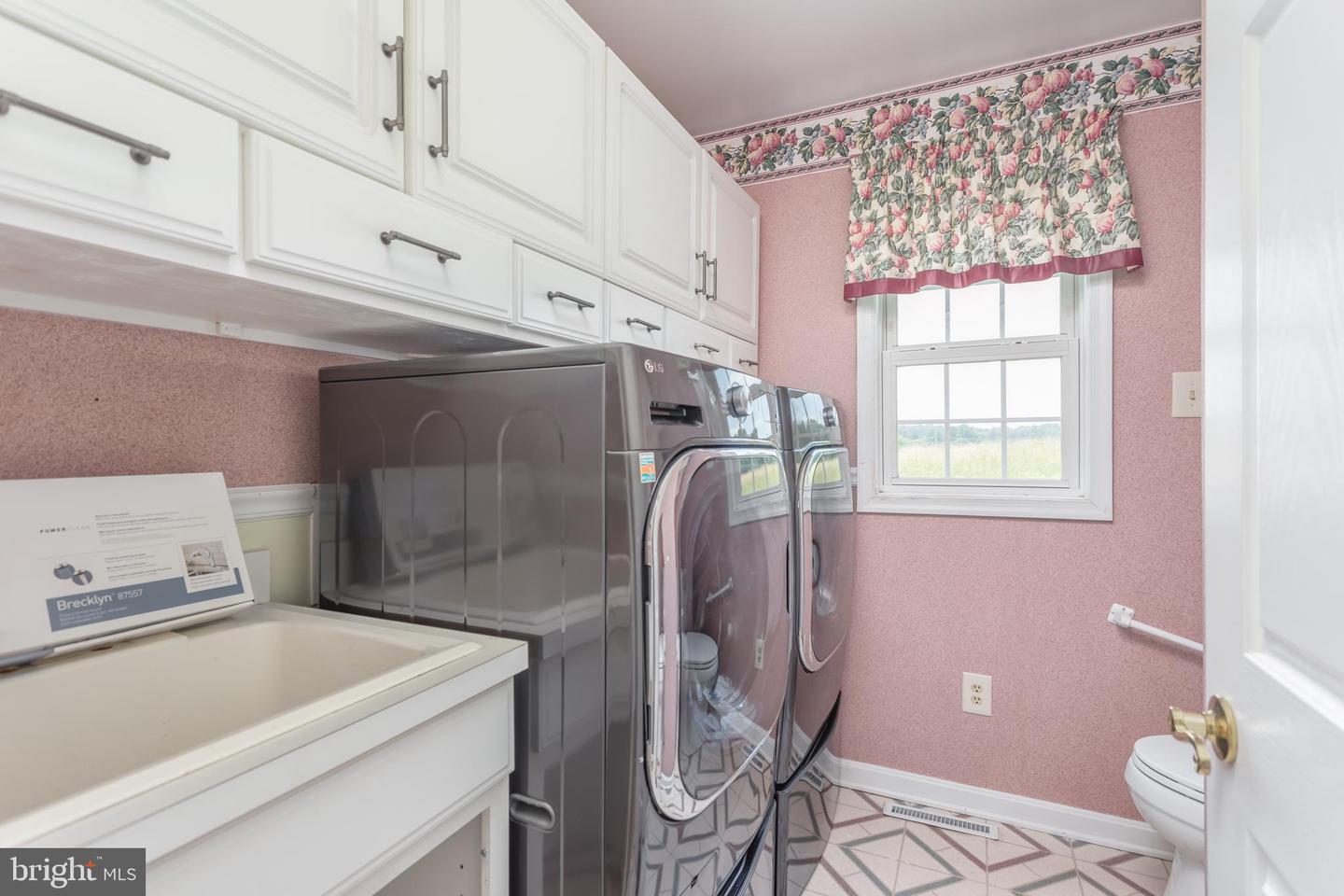 1629 PONDVIEW DR, WINCHESTER, Virginia 22601, 4 Bedrooms Bedrooms, ,3 BathroomsBathrooms,Residential,For sale,1629 PONDVIEW DR,VAWI2007308 MLS # VAWI2007308