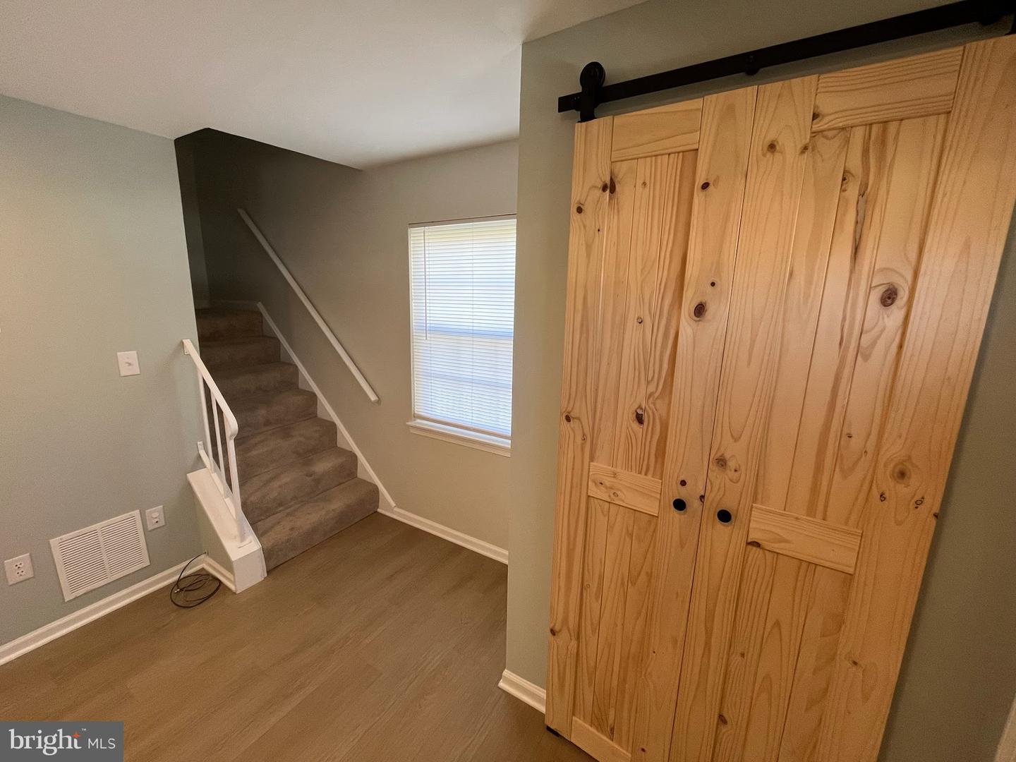 8617 COLSTON CT, MARSHALL, Virginia 20115, 3 Bedrooms Bedrooms, ,2 BathroomsBathrooms,Residential,For sale,8617 COLSTON CT,VAFQ2015878 MLS # VAFQ2015878