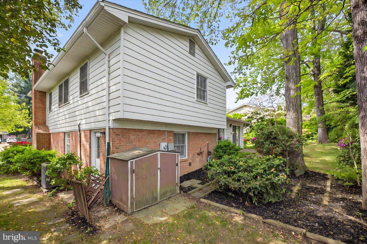 8108 GREELEY BLVD, SPRINGFIELD, Virginia 22152, 4 Bedrooms Bedrooms, ,3 BathroomsBathrooms,Residential,For sale,8108 GREELEY BLVD,VAFX2231230 MLS # VAFX2231230