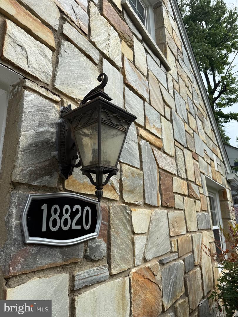 18820 KERILL RD, TRIANGLE, Virginia 22172, 5 Bedrooms Bedrooms, ,2 BathroomsBathrooms,Residential,For sale,18820 KERILL RD,VAPW2090918 MLS # VAPW2090918