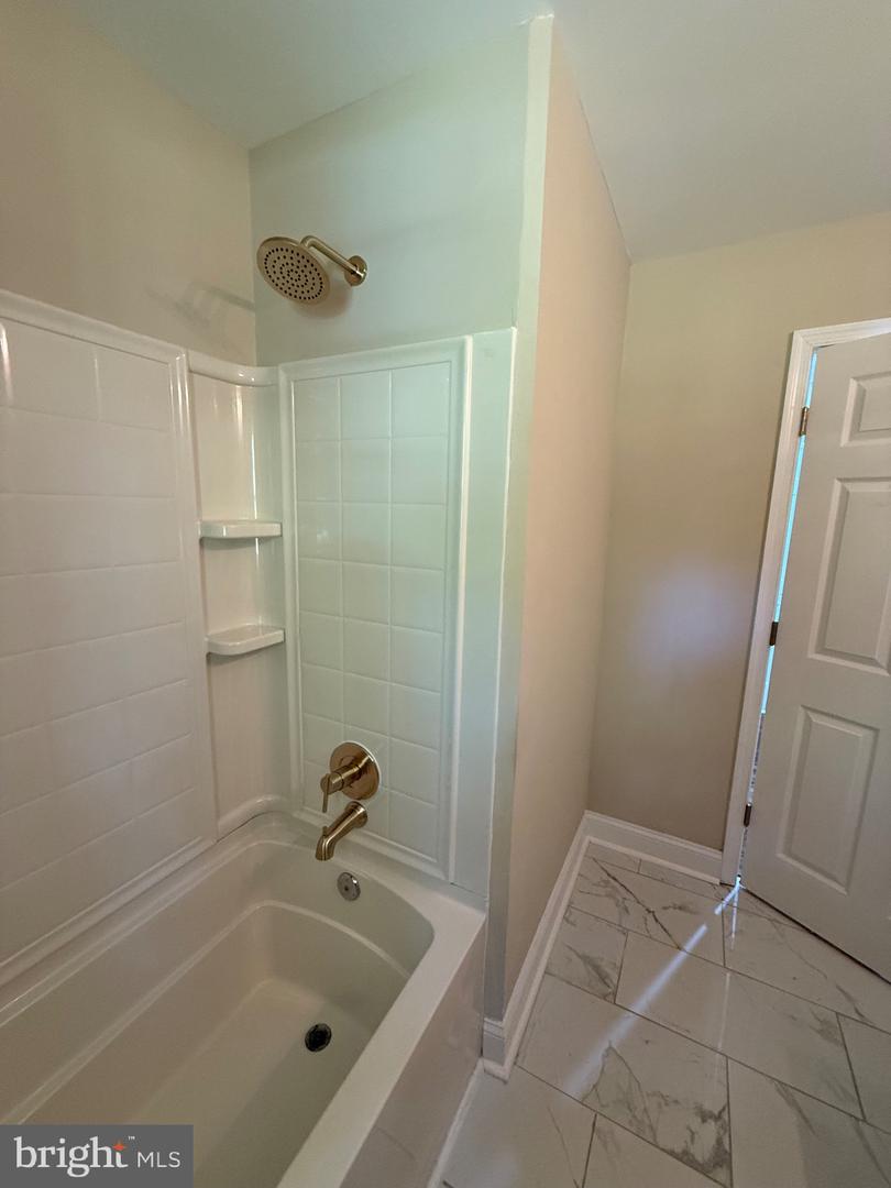 18820 KERILL RD, TRIANGLE, Virginia 22172, 5 Bedrooms Bedrooms, ,2 BathroomsBathrooms,Residential,For sale,18820 KERILL RD,VAPW2090918 MLS # VAPW2090918