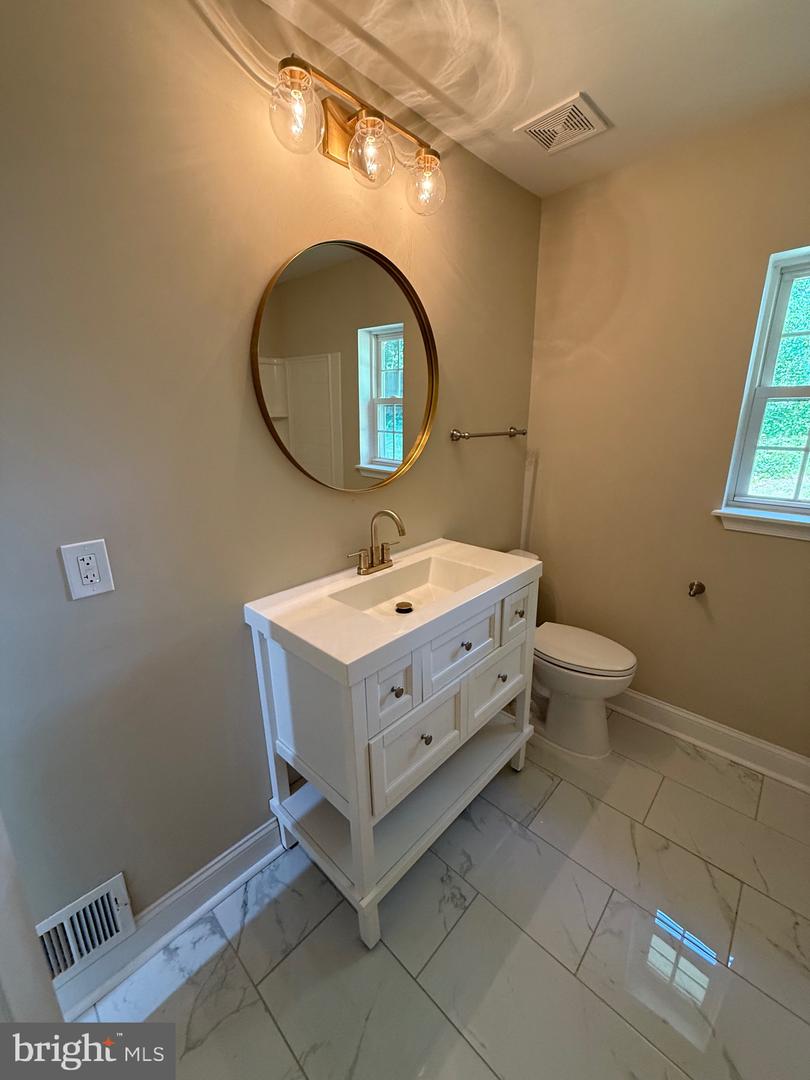 18820 KERILL RD, TRIANGLE, Virginia 22172, 5 Bedrooms Bedrooms, ,2 BathroomsBathrooms,Residential,For sale,18820 KERILL RD,VAPW2090918 MLS # VAPW2090918