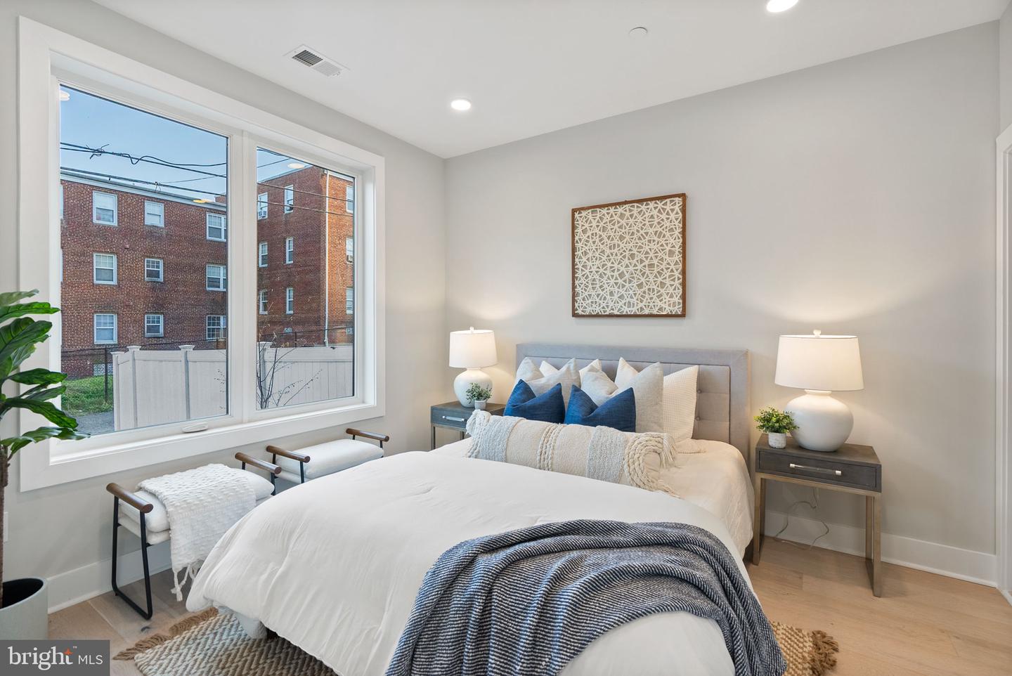 2019 M ST NE #6, WASHINGTON, District Of Columbia 20002, 2 Bedrooms Bedrooms, ,2 BathroomsBathrooms,Residential,For sale,2019 M ST NE #6,DCDC2194176 MLS # DCDC2194176