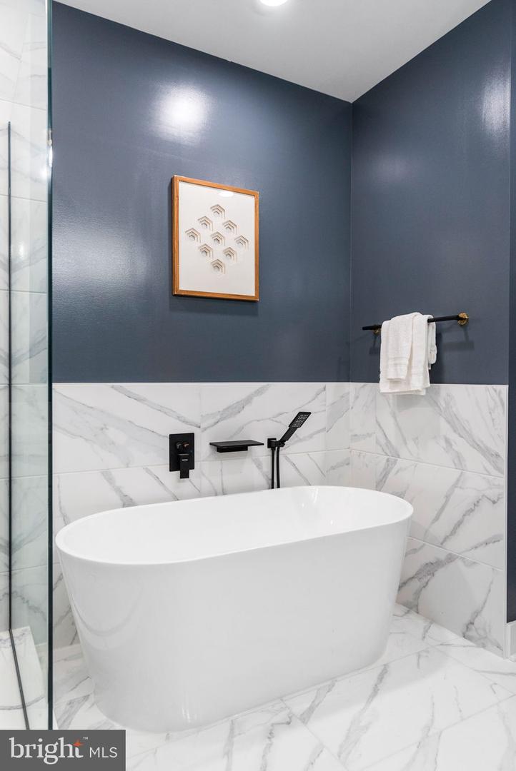 2019 M ST NE #6, WASHINGTON, District Of Columbia 20002, 2 Bedrooms Bedrooms, ,2 BathroomsBathrooms,Residential,For sale,2019 M ST NE #6,DCDC2194176 MLS # DCDC2194176