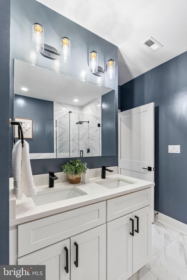 2019 M ST NE #6, WASHINGTON, District Of Columbia 20002, 2 Bedrooms Bedrooms, ,2 BathroomsBathrooms,Residential,For sale,2019 M ST NE #6,DCDC2194176 MLS # DCDC2194176