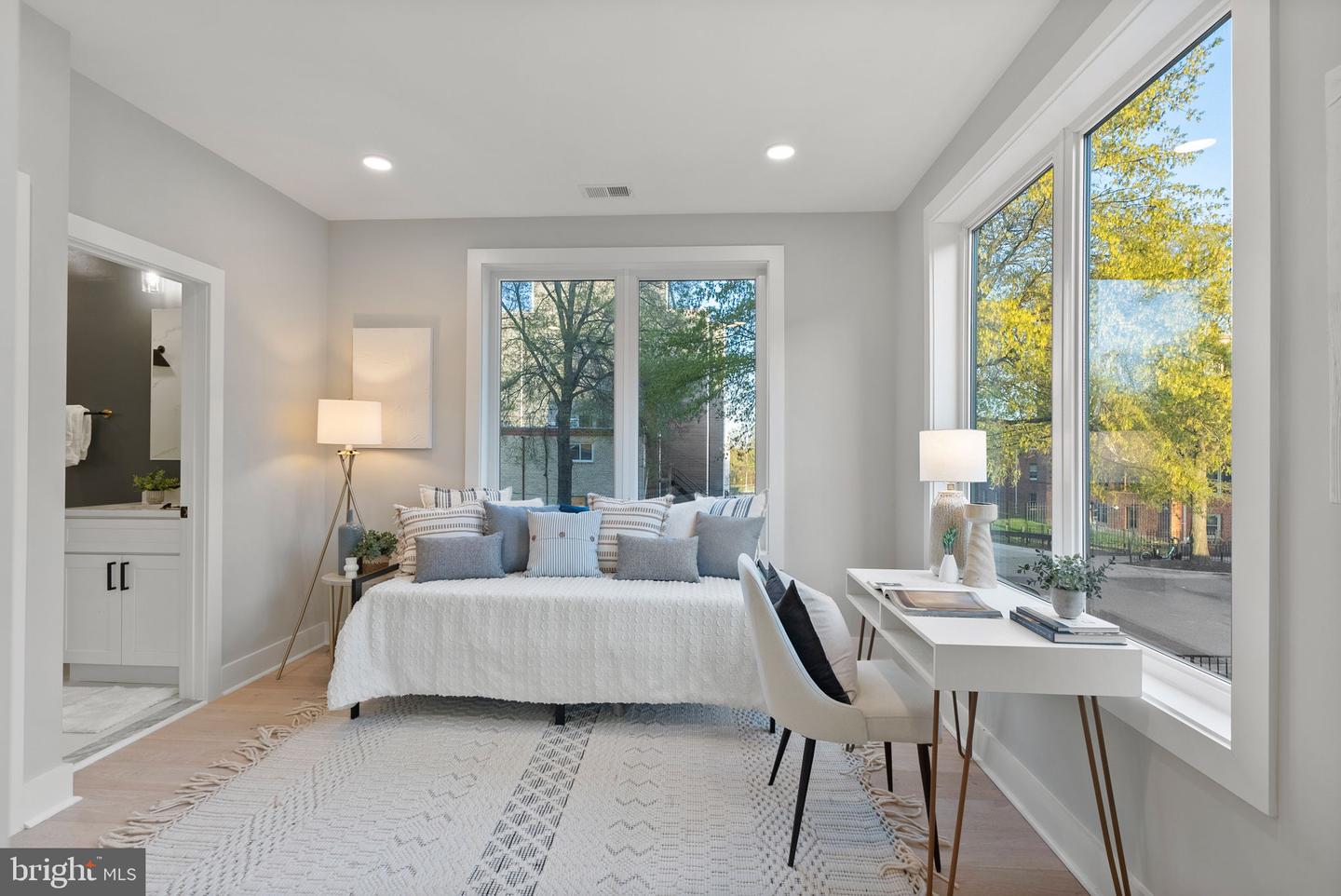 2019 M ST NE #6, WASHINGTON, District Of Columbia 20002, 2 Bedrooms Bedrooms, ,2 BathroomsBathrooms,Residential,For sale,2019 M ST NE #6,DCDC2194176 MLS # DCDC2194176