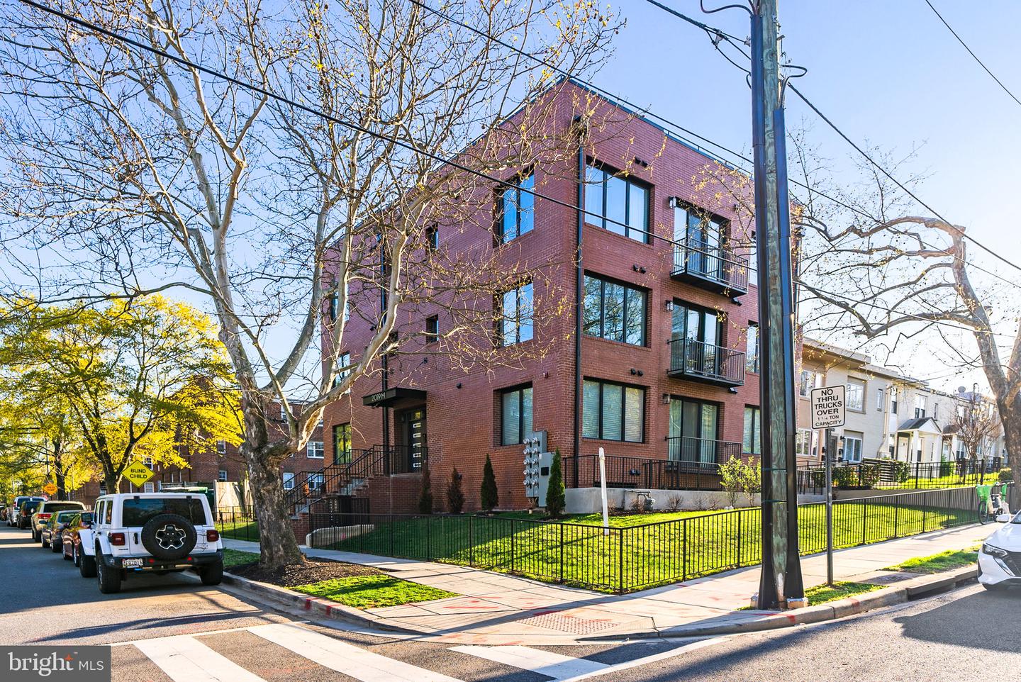 2019 M ST NE #6, WASHINGTON, District Of Columbia 20002, 2 Bedrooms Bedrooms, ,2 BathroomsBathrooms,Residential,For sale,2019 M ST NE #6,DCDC2194176 MLS # DCDC2194176