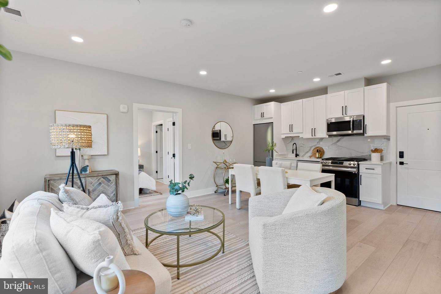 2019 M ST NE #6, WASHINGTON, District Of Columbia 20002, 2 Bedrooms Bedrooms, ,2 BathroomsBathrooms,Residential,For sale,2019 M ST NE #6,DCDC2194176 MLS # DCDC2194176