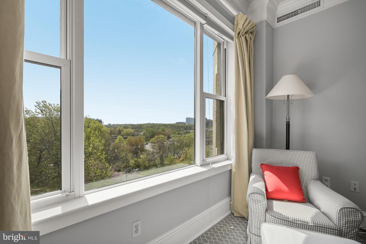 2600 PENNSYLVANIA AVE NW #5A, WASHINGTON, District Of Columbia 20037, 2 Bedrooms Bedrooms, ,2 BathroomsBathrooms,Residential,For sale,2600 PENNSYLVANIA AVE NW #5A,DCDC2194672 MLS # DCDC2194672