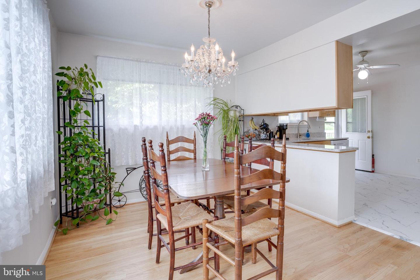 7508 ESSEX AVE, SPRINGFIELD, Virginia 22150, 3 Bedrooms Bedrooms, ,2 BathroomsBathrooms,Residential,For sale,7508 ESSEX AVE,VAFX2233130 MLS # VAFX2233130