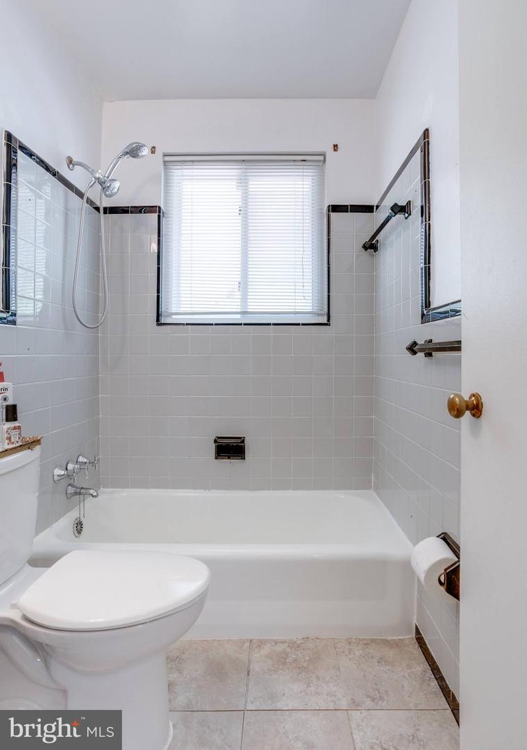 7508 ESSEX AVE, SPRINGFIELD, Virginia 22150, 3 Bedrooms Bedrooms, ,2 BathroomsBathrooms,Residential,For sale,7508 ESSEX AVE,VAFX2233130 MLS # VAFX2233130