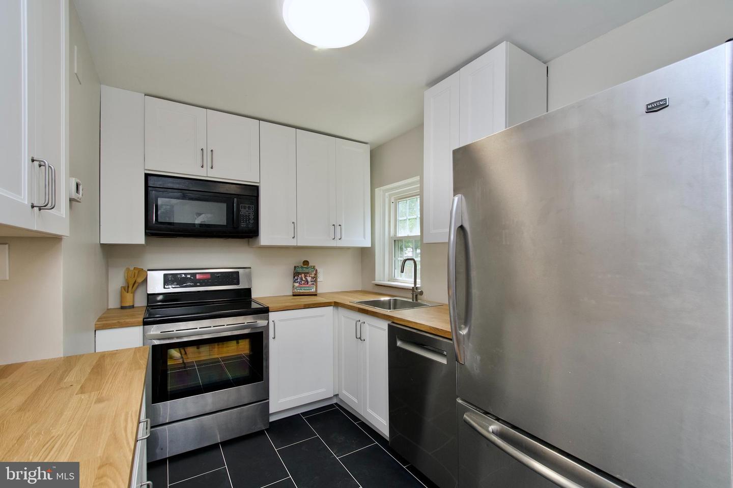 4803 30TH ST S #A2, ARLINGTON, Virginia 22206, 2 Bedrooms Bedrooms, ,2 BathroomsBathrooms,Residential,For sale,4803 30TH ST S #A2,VAAR2056132 MLS # VAAR2056132