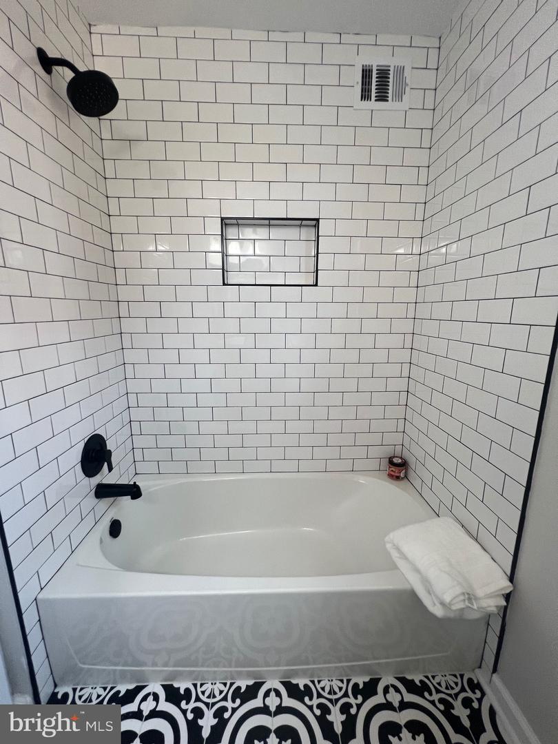 4803 30TH ST S #A2, ARLINGTON, Virginia 22206, 2 Bedrooms Bedrooms, ,2 BathroomsBathrooms,Residential,For sale,4803 30TH ST S #A2,VAAR2056132 MLS # VAAR2056132