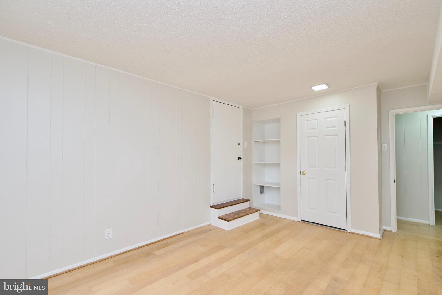 4803 30TH ST S #A2, ARLINGTON, Virginia 22206, 2 Bedrooms Bedrooms, ,2 BathroomsBathrooms,Residential,For sale,4803 30TH ST S #A2,VAAR2056132 MLS # VAAR2056132