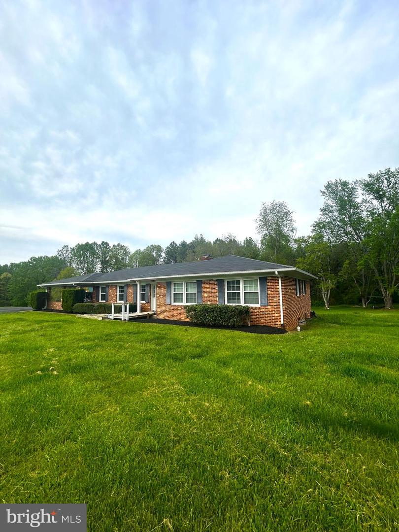 19253 ROLLING HILLS DR, CULPEPER, Virginia 22701, 3 Bedrooms Bedrooms, ,2 BathroomsBathrooms,Residential,For sale,19253 ROLLING HILLS DR,VACU2010354 MLS # VACU2010354