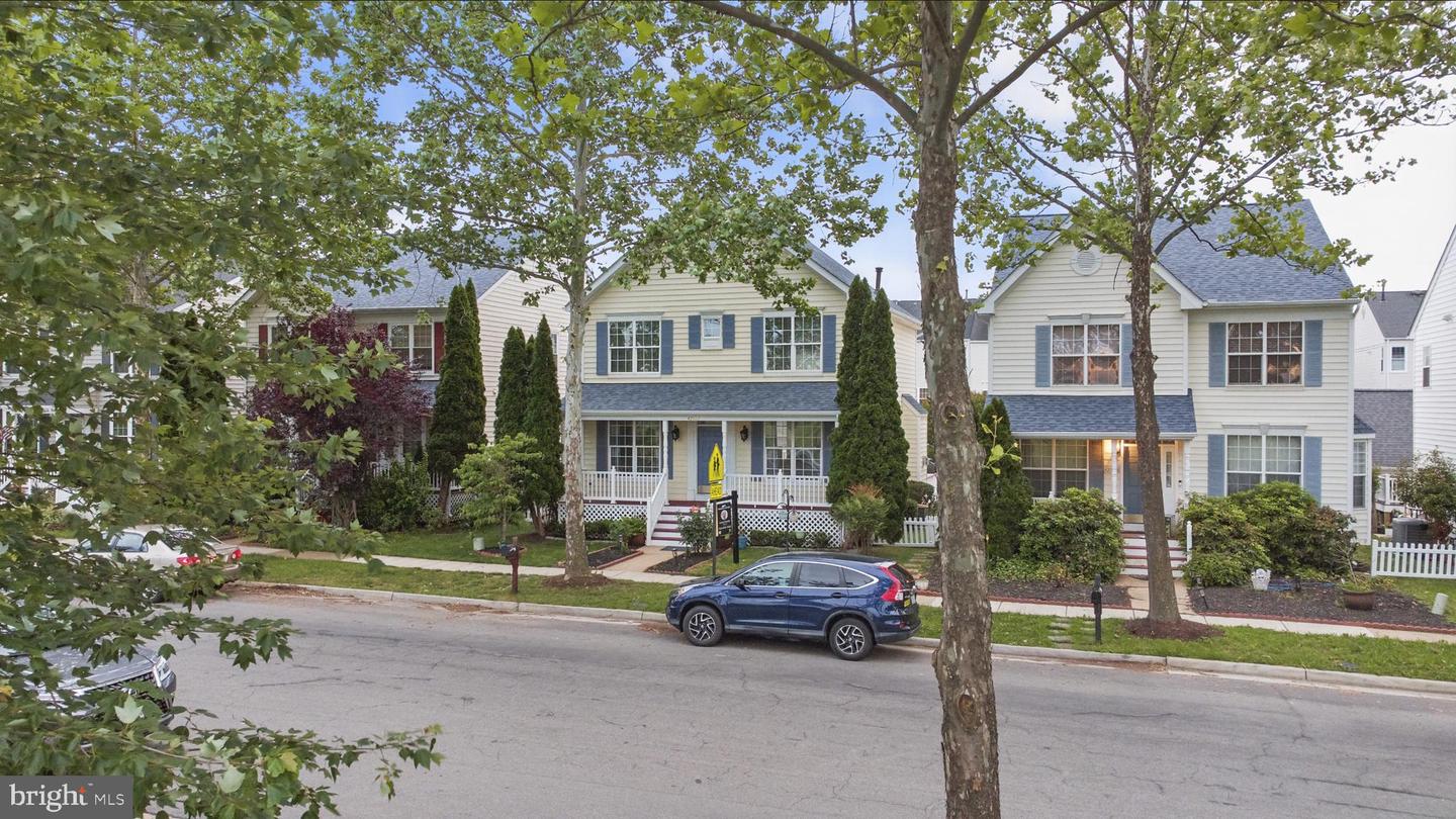 42827 FREEDOM ST, CHANTILLY, Virginia 20152, 5 Bedrooms Bedrooms, ,3 BathroomsBathrooms,Residential,For sale,42827 FREEDOM ST,VALO2094812 MLS # VALO2094812