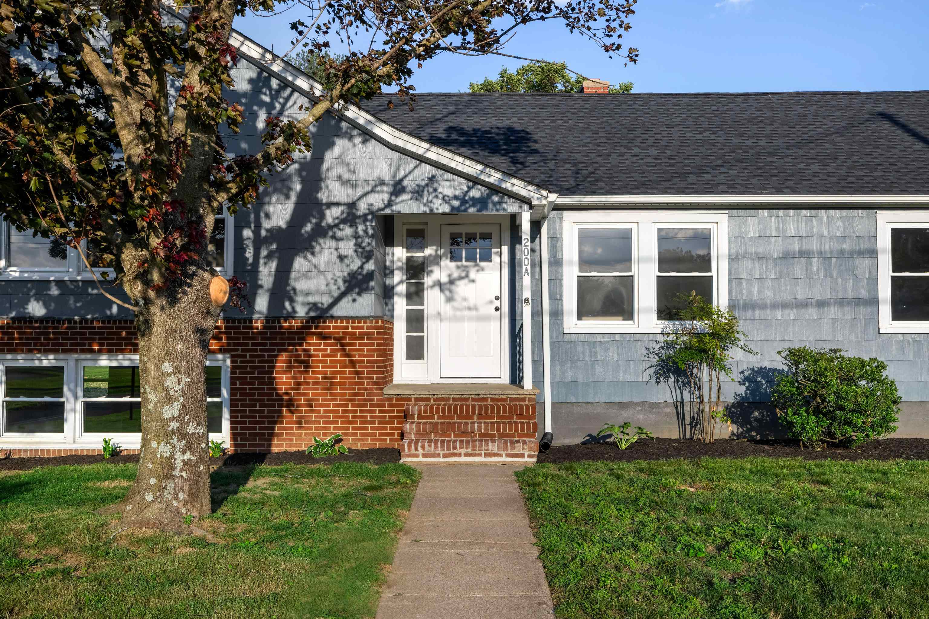 200 DOGWOOD AVE, GROTTOES, Virginia 24441, 4 Bedrooms Bedrooms, ,2 BathroomsBathrooms,Residential,200 DOGWOOD AVE,665427 MLS # 665427