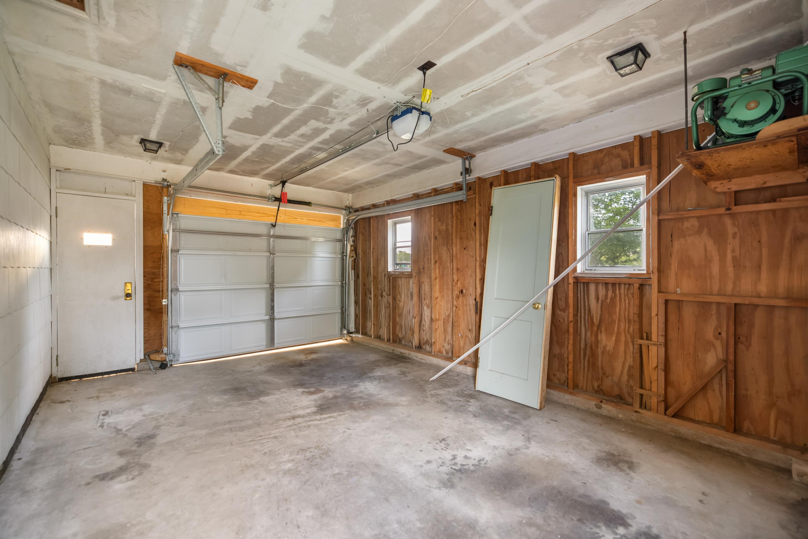 200 DOGWOOD AVE, GROTTOES, Virginia 24441, 4 Bedrooms Bedrooms, ,2 BathroomsBathrooms,Residential,200 DOGWOOD AVE,665427 MLS # 665427