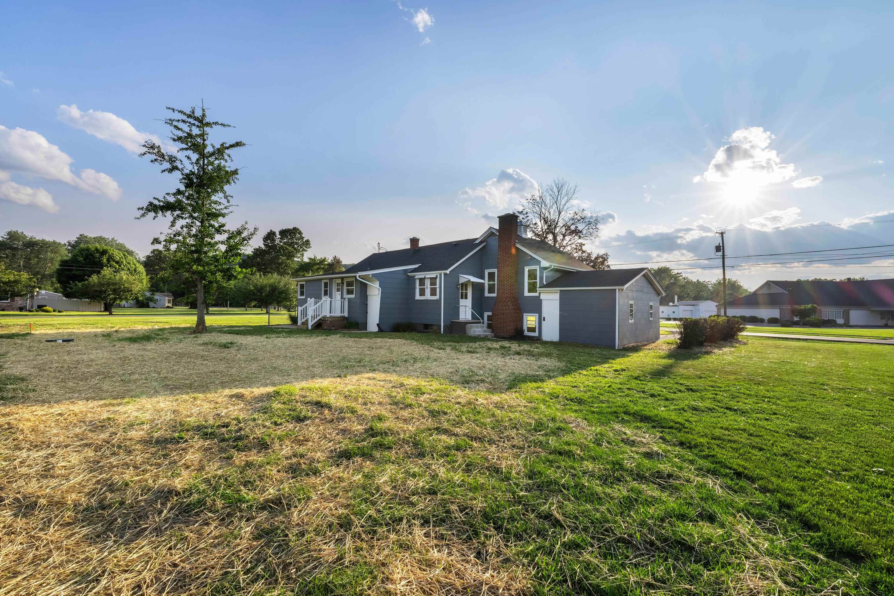 200 DOGWOOD AVE, GROTTOES, Virginia 24441, 4 Bedrooms Bedrooms, ,2 BathroomsBathrooms,Residential,200 DOGWOOD AVE,665427 MLS # 665427